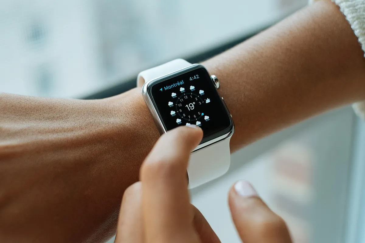 smart watch, apple, wrist, wristwatch, watch, apple watch, gadget, digital, weather, technology, style, fashion, smart, mobile, display, screen, touch, touch sc